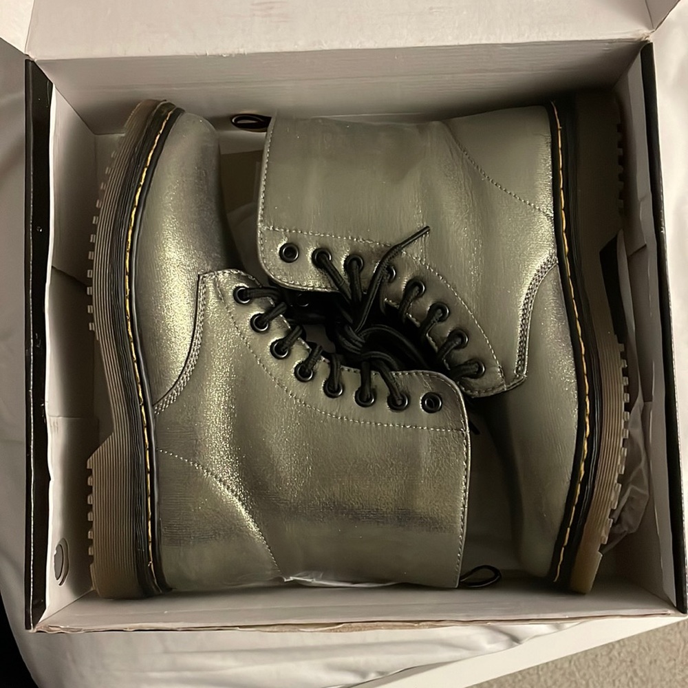 Windsor doc martin boots